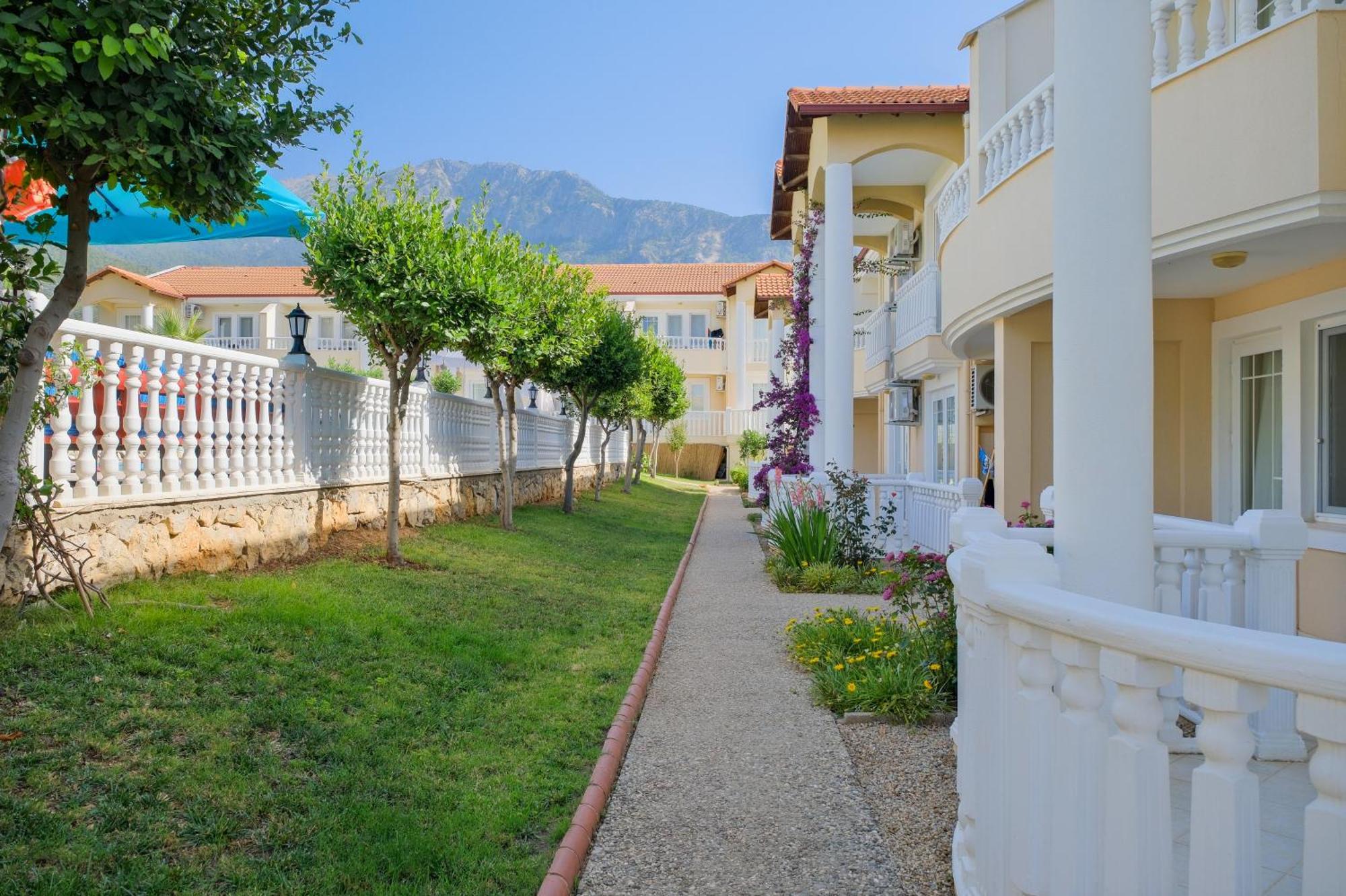 Larimar Suite Hotel 올루데니스 외부 사진
