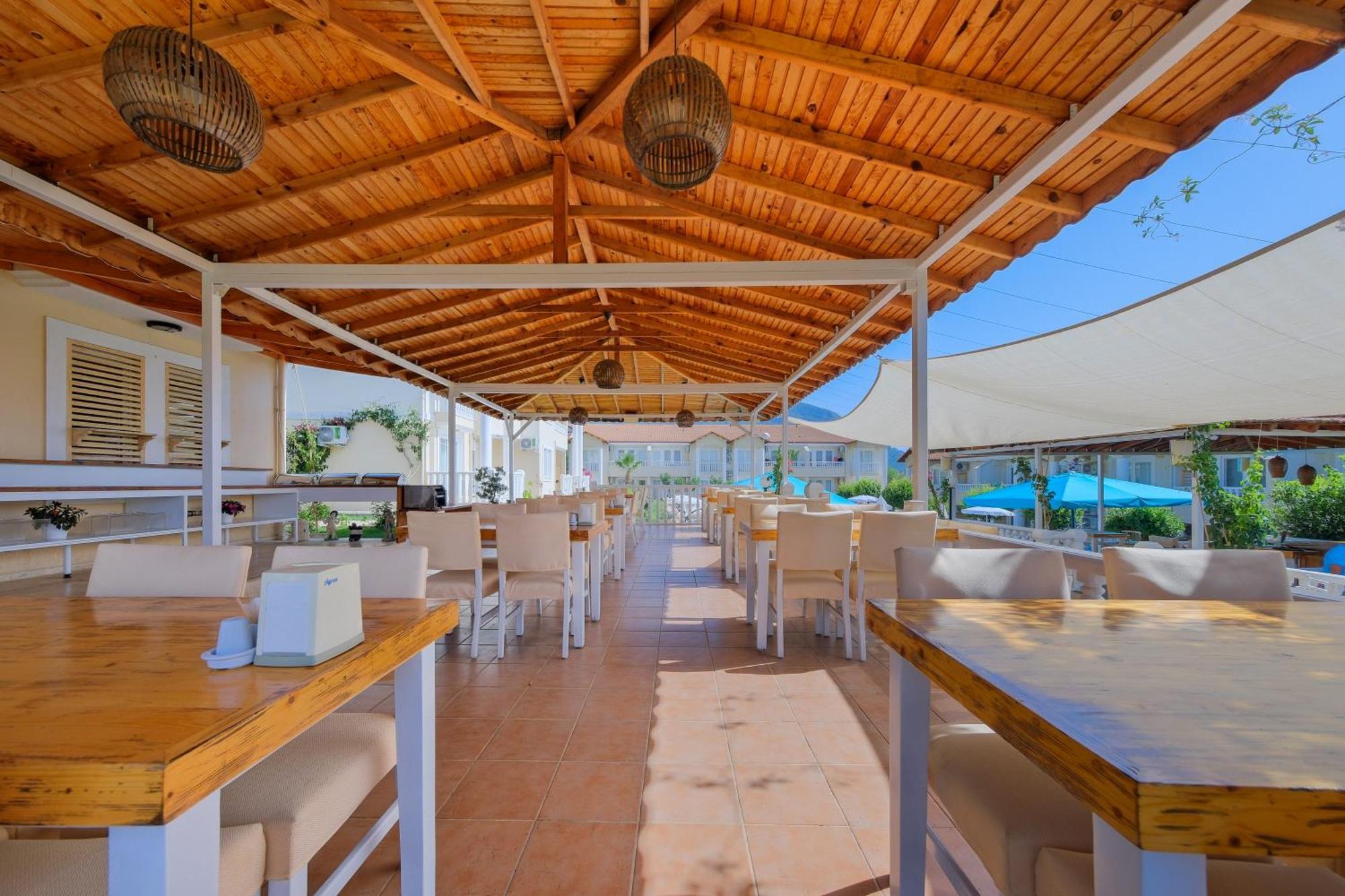 Larimar Suite Hotel 올루데니스 외부 사진